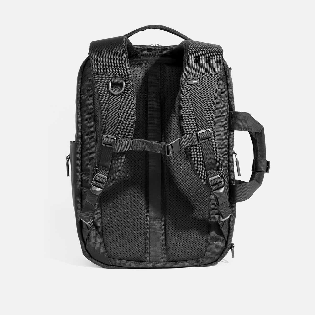 AER21037_flightpack3_black_back.jpg