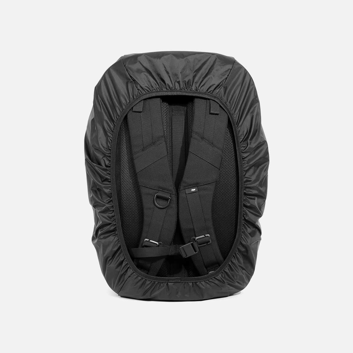 AER21050_raincovermedium_black_back.jpg