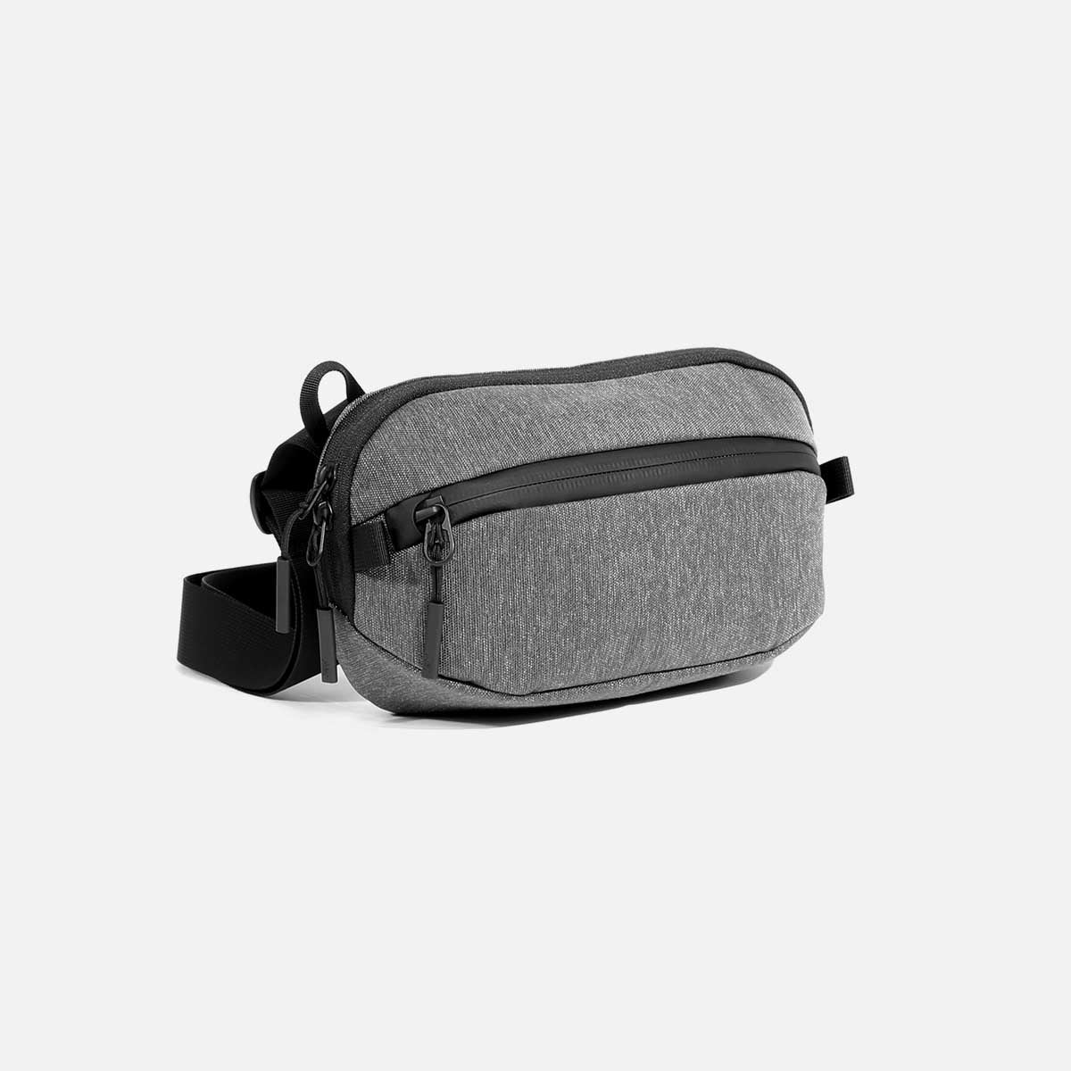 AER22026_daysling3_gray_34hero.jpg