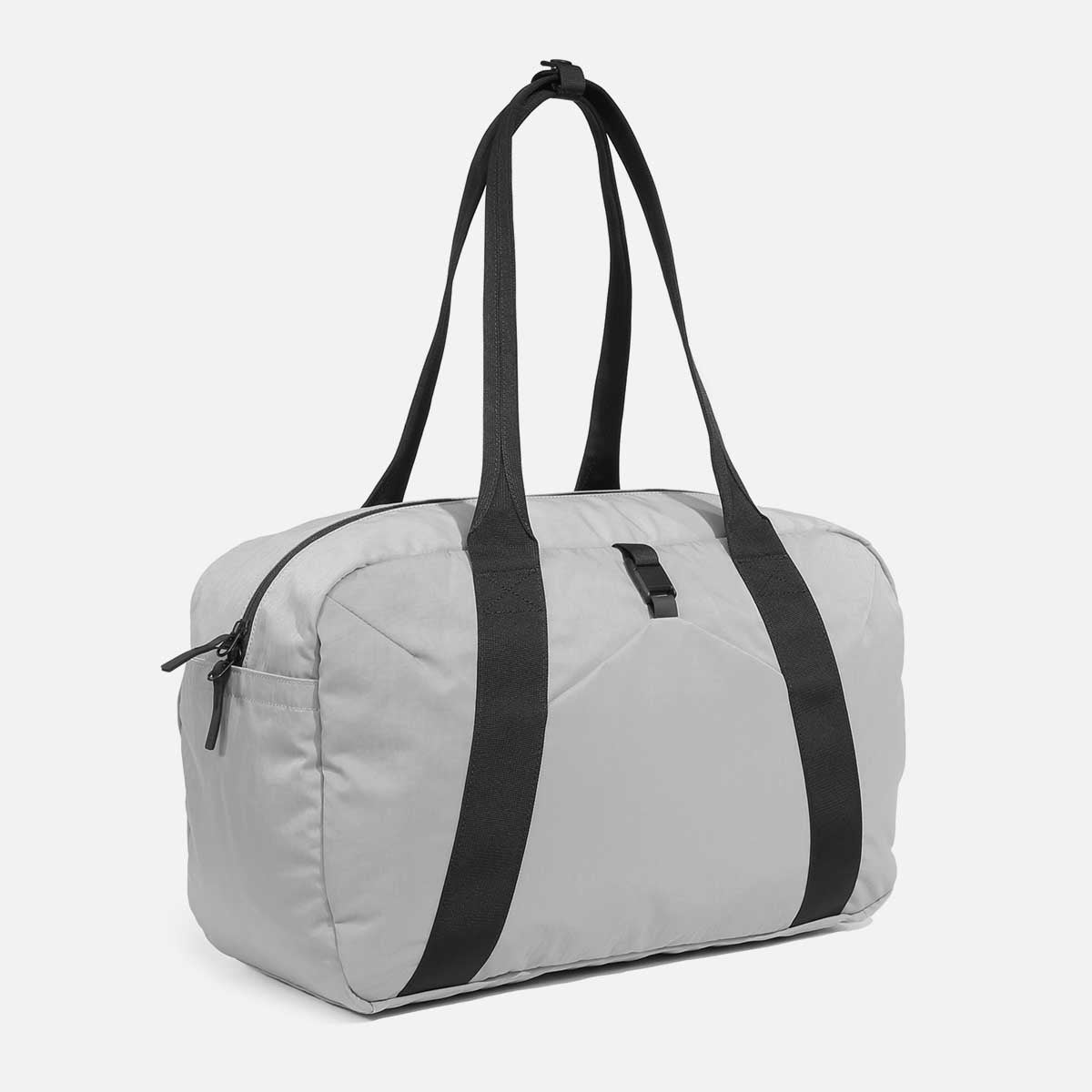 AER22045_goduffel2_lunargray_34hero.jpg